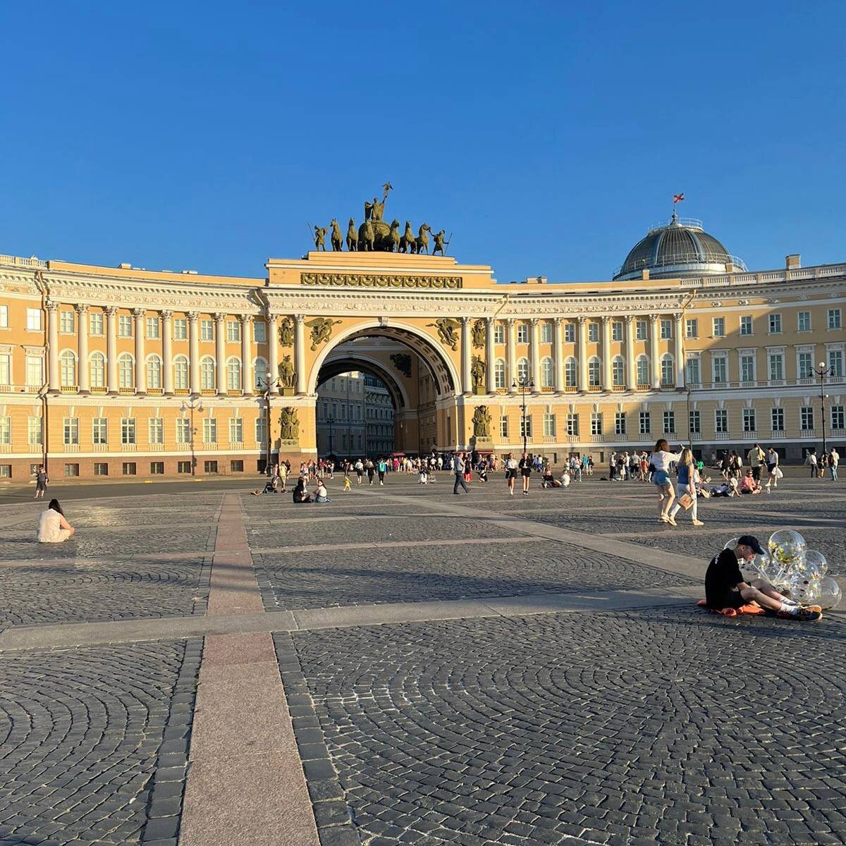 Дворцовая площадь в Санкт-Петербурге