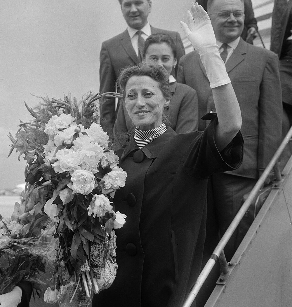    В лондонском аэропорт Хитроу, 1963GETTY IMAGES