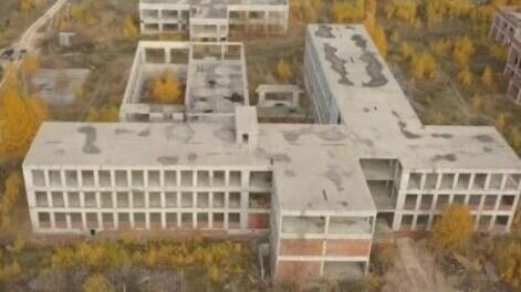     В Казани выставили на продажу недостроенное здание, которое изначально создавалось как образовательное учреждение. Соответствующее объявление появилось на одном из сайтов по продаже имущества.