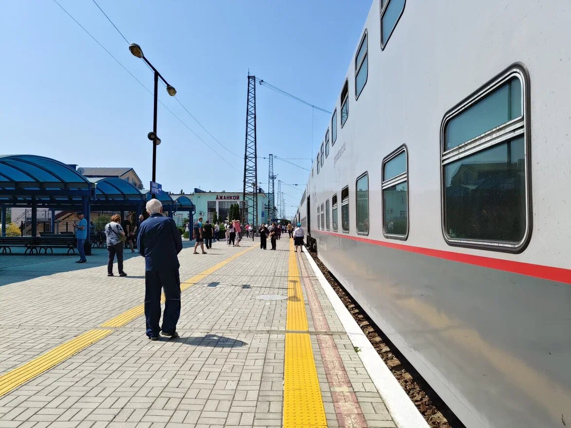 Таврия на станции Джанкой. Фото Светы Давыдовой