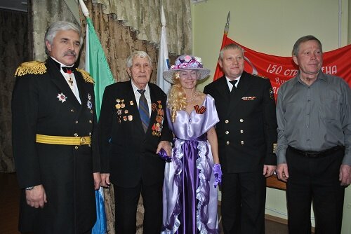 Супруги Невельские стали брендовыми персонажами патриотических мероприятий в Ванинском и Советско-Гаванском районах. Патриотическая акция "Имя героя"