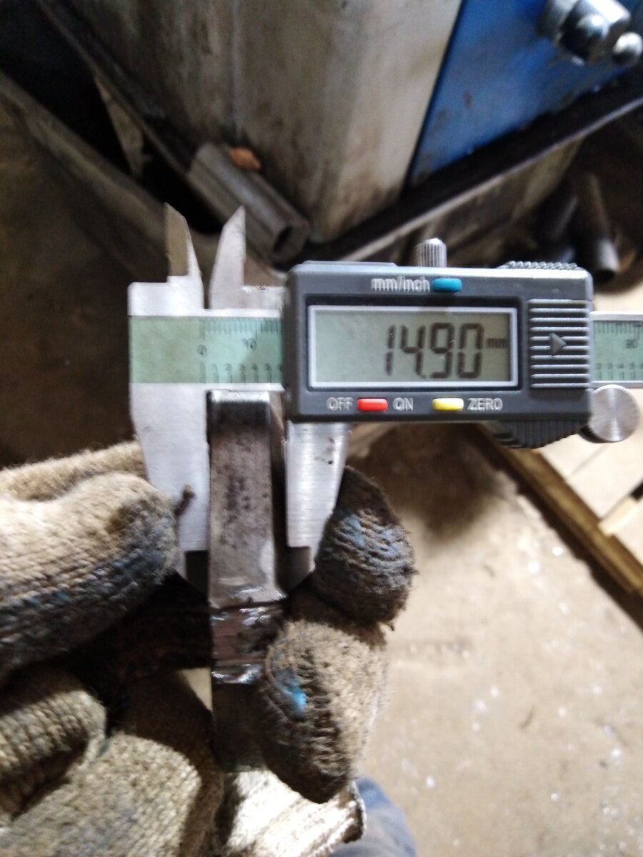 Размер не много не точный так как гайка прошла так сказать и "Крым и рым и медные трубы" и в общем зачете будем брать не много на уменьшение чтоб ключ не упирался в втулку, наш размер будет 14,50мм.