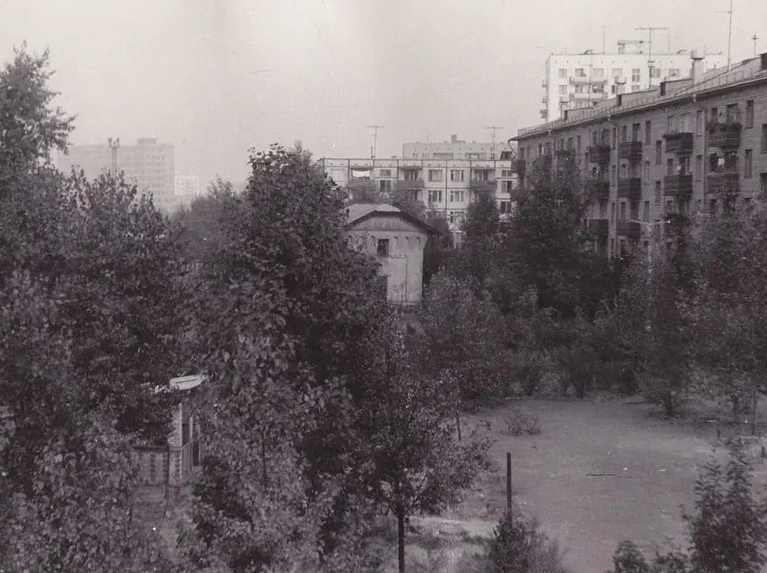 Заброшенная башня-дом в центре Москвы. Что у неё внутри? ???1