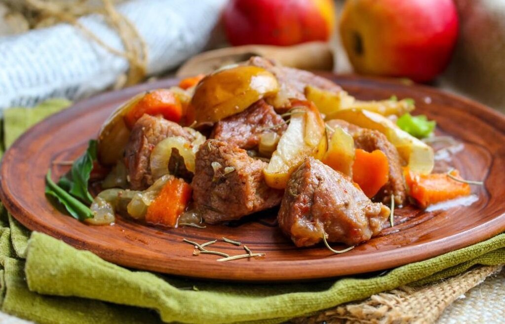 Мясо с овощами в духовке с овощами рецепт с фото пошагово
