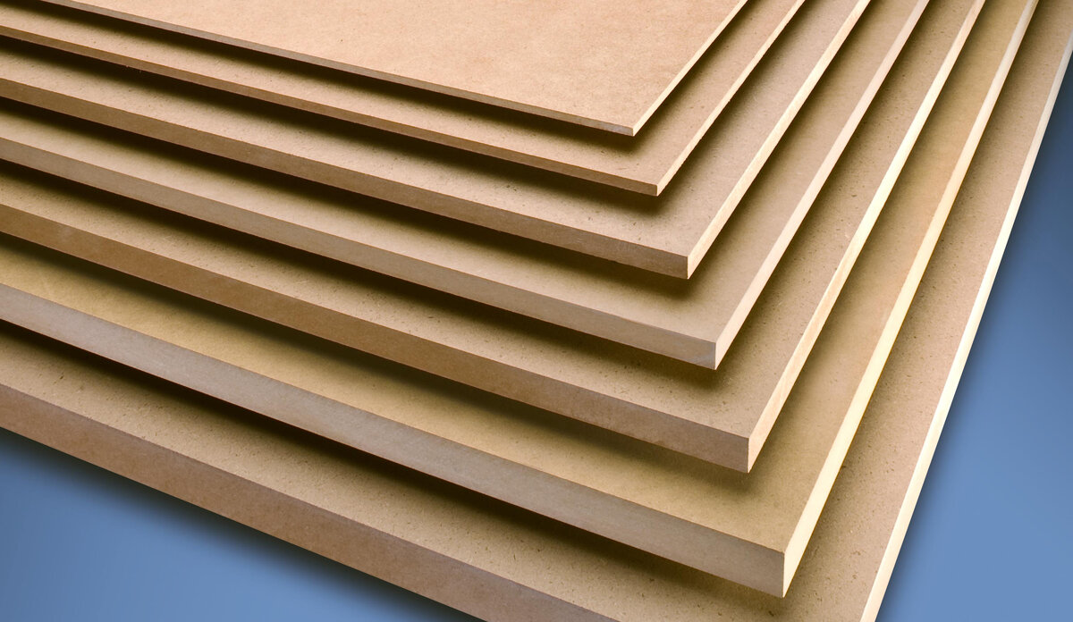 HDF плита разной толщины. Из этой плиты состоит основной слой ламината. Изображение взято из открытых источников.
