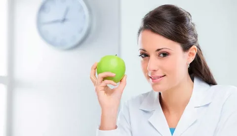 Картинка диетолога взята из ресурса "Яндекса картинки"