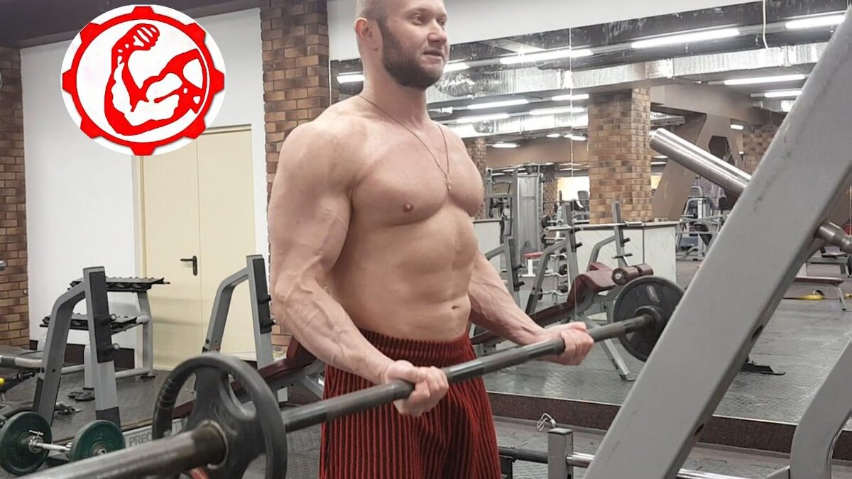 Сгибания рук со штангой стоя, правильная техника