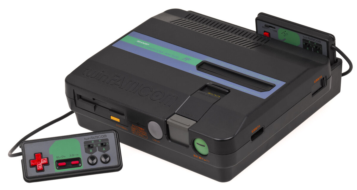 Sharp Twin Famicom AN-505 с приводом для дискет и кнопками Turbo на джойстиках