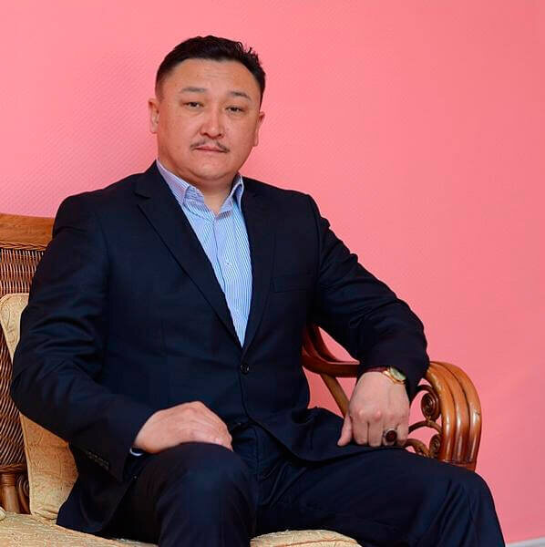 Надир Жунусов, владелец аптечной сети