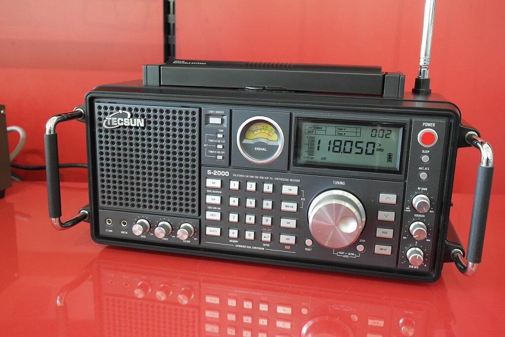 Tecsun 310. Радиоприемник aeg. Радиоприемник санжин. Радиоприемник eton satellit 750. Ritmix rpr-102.