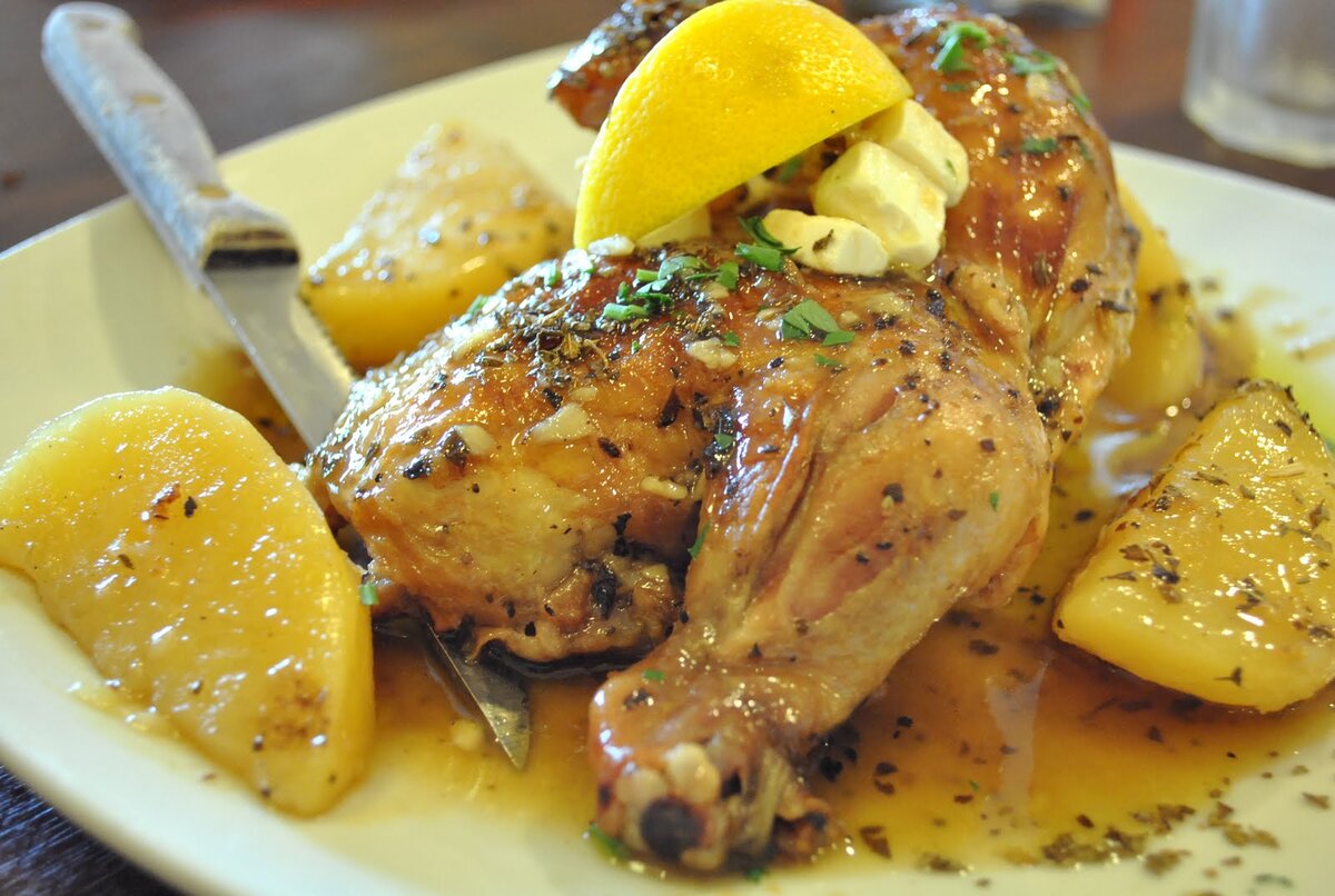 Как вкусно приготовить цыпленка. Курочка табака. Как вкусно приготовить цыпленка. Курица с чесноком в духовке. Акашевский цыпленок табака.