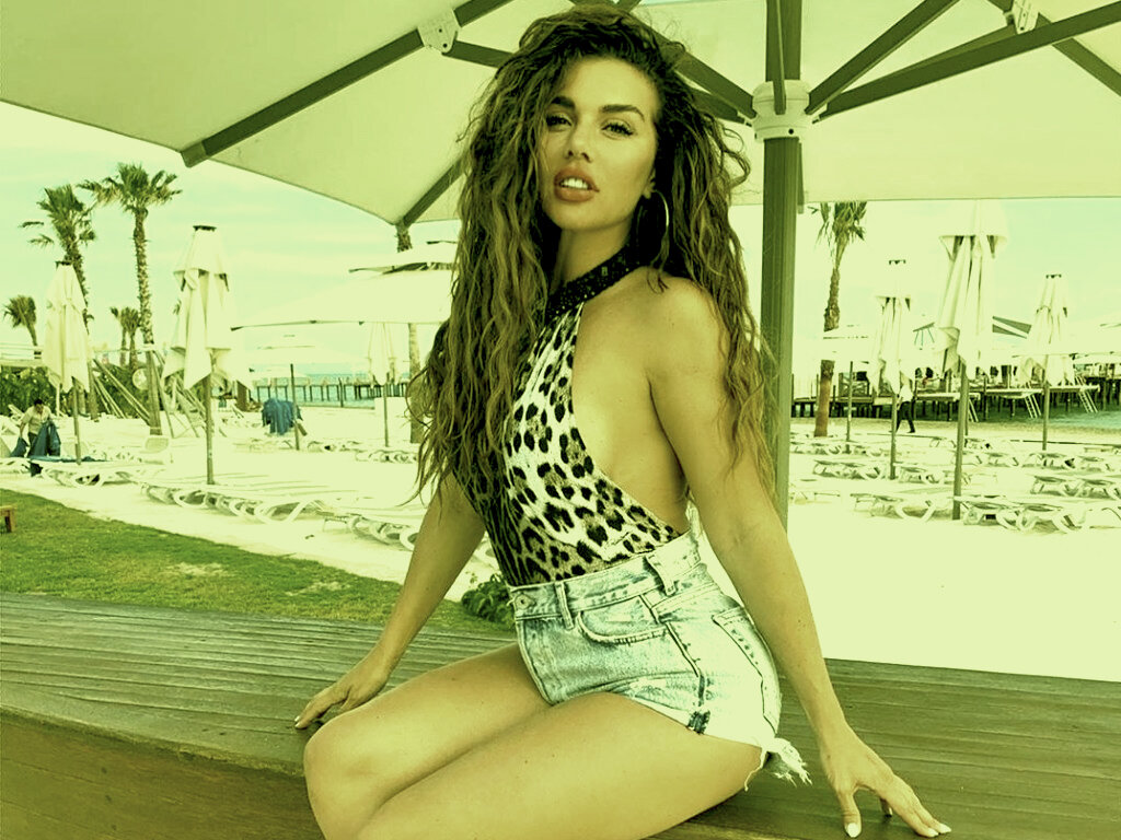 Товарки Варюшины пока манкируют в зарубежье, но со дня на день ожидаем прибытия - работы тут будет невпроворот! Фото - соцсети, наши дни