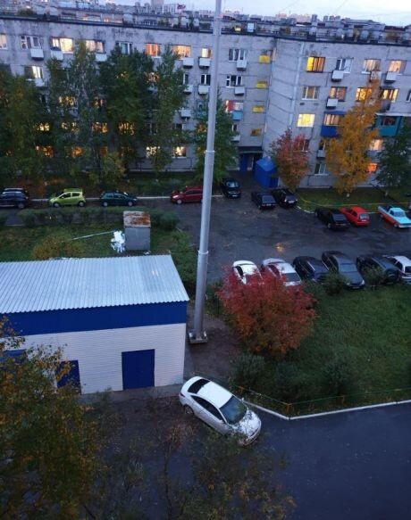 Фото сотовой вышки во дворе \\ читатели siapress.ru