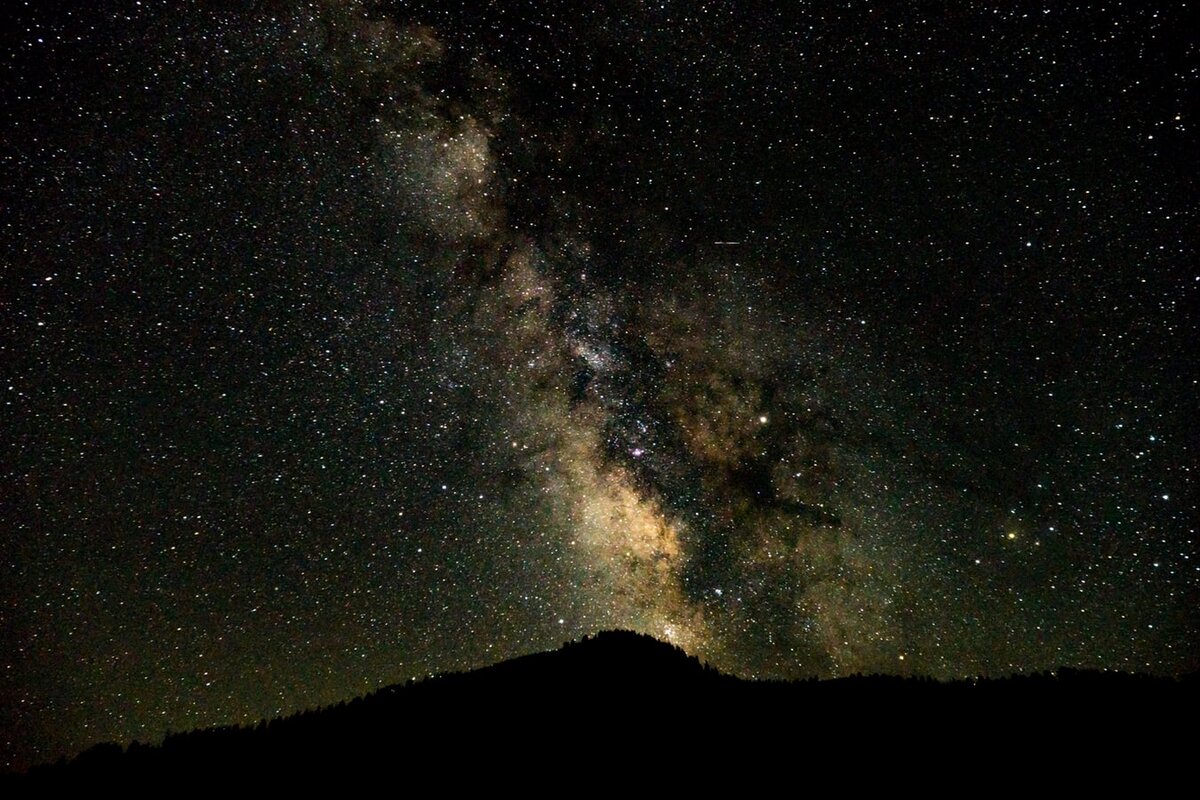 https://unsplash.com/photos/KCNwEiRaNBA