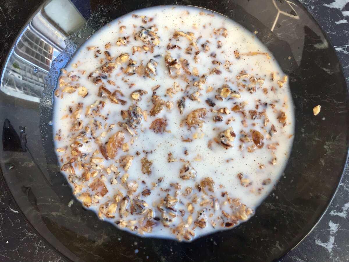 По вкусу напоминает мюсли, вкусно и необычно