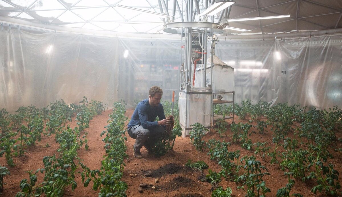                                                                                                                                     Кадр из фильма "Марсианин"