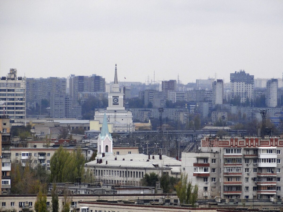 Проспект Ленина - главная улица Волгограда Volgograd, Paris skyline, Skyline