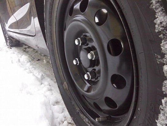 Веста с заглушками на передней ступице