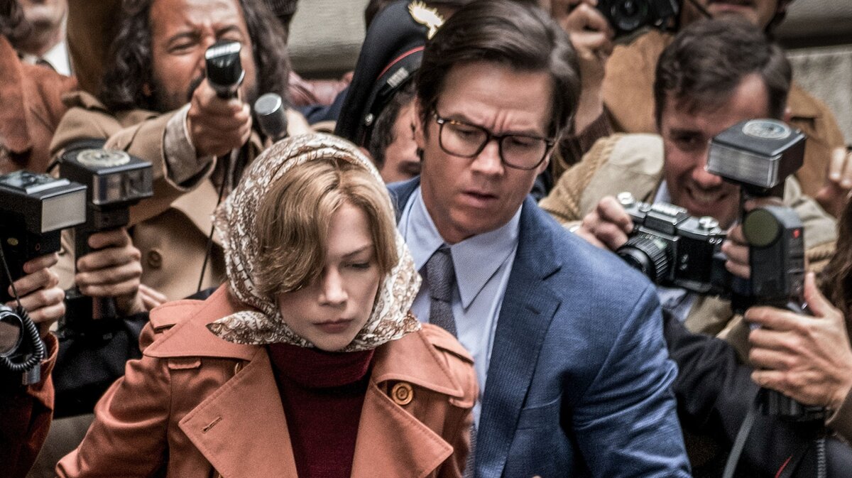 Кадр из фильма "Все деньги мира" (2017)