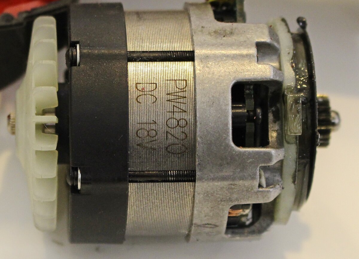 4v. Двигатель einhell. Двигатель для пылесоса einhell th-vc1820 s. Бесщеточный двигатель для шуруповерта 18 вольт. Триммер einhell 3025.