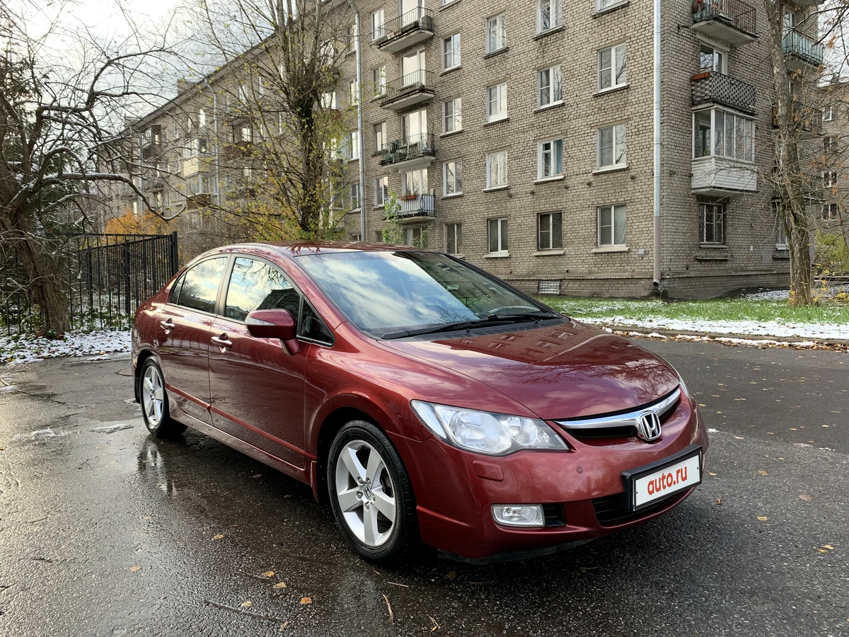 Вот примерно такая машина. фото auto.ru