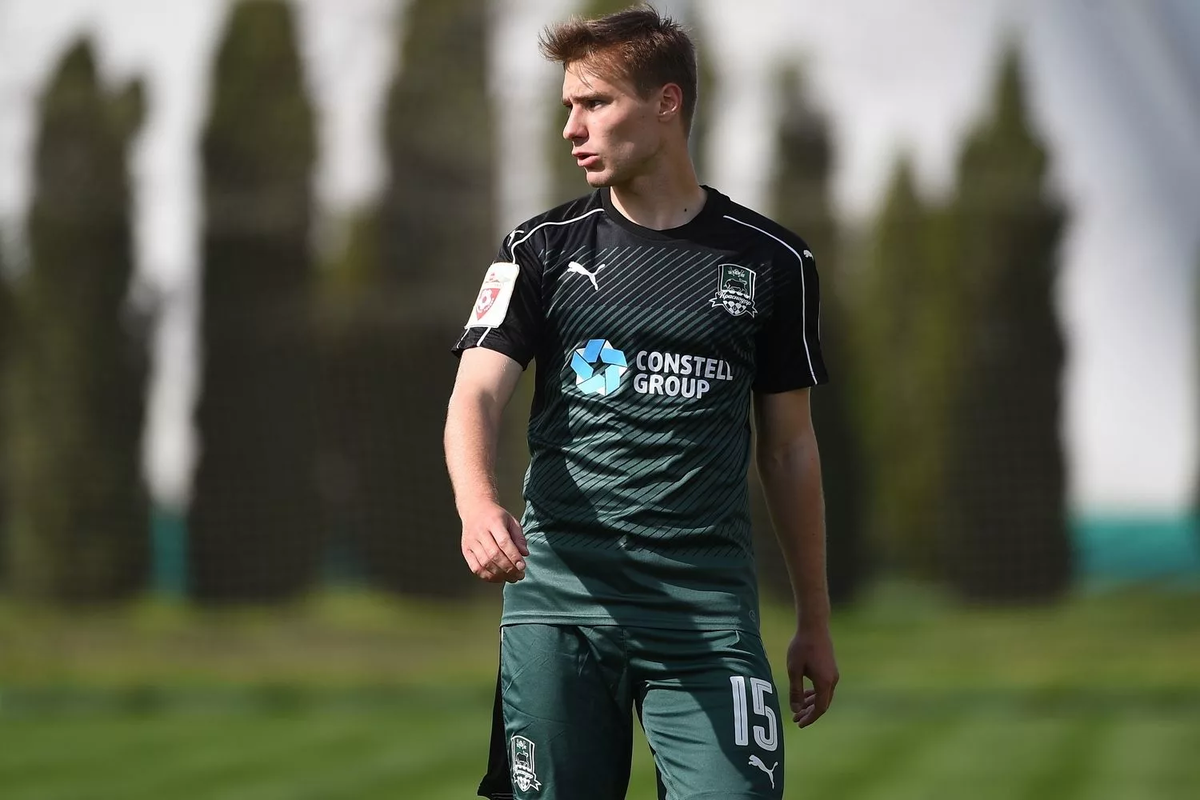 Даниил Фомин в футболке Краснодара