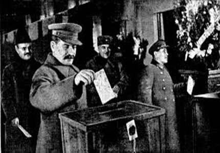 И.В.Сталин на выборах в 1937 году.