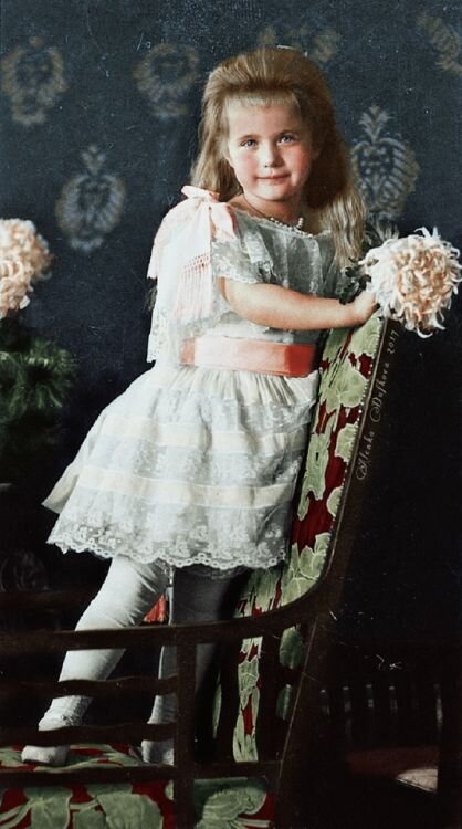 Одна из детских фото  Великой княжны Анастасии.