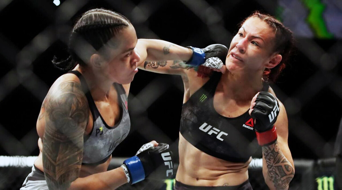 Аманда Нуньес разрушает миф о непобедимости Крис Сайборг! 