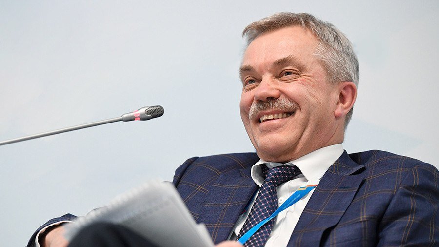 
«Поддержал предложения белгородцев о переносе в нашем регионе выходного дня с субботы, 28 декабря, на вторник, 31 декабря. 
