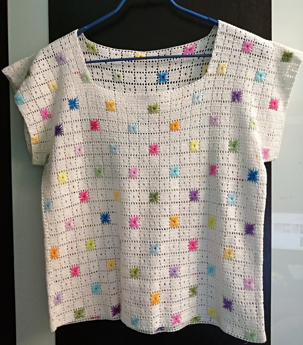 Летняя кофта с цветными квадратиками - оригинальное фото автора