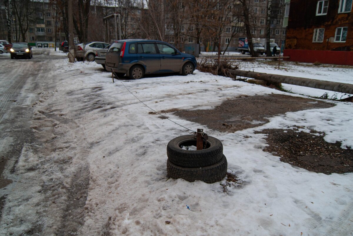 Приехал к теще, а все места на парковке поделили местные и цепь при въезде  повесили | Владимирский тяжеловоз | Дзен