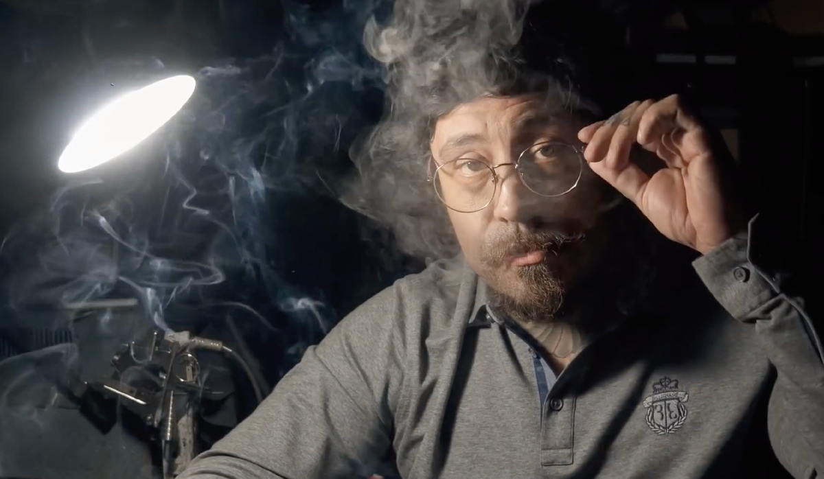 Кадр из клипа The STARKILLERS «Нерусский рок». Шевчук XXI века 