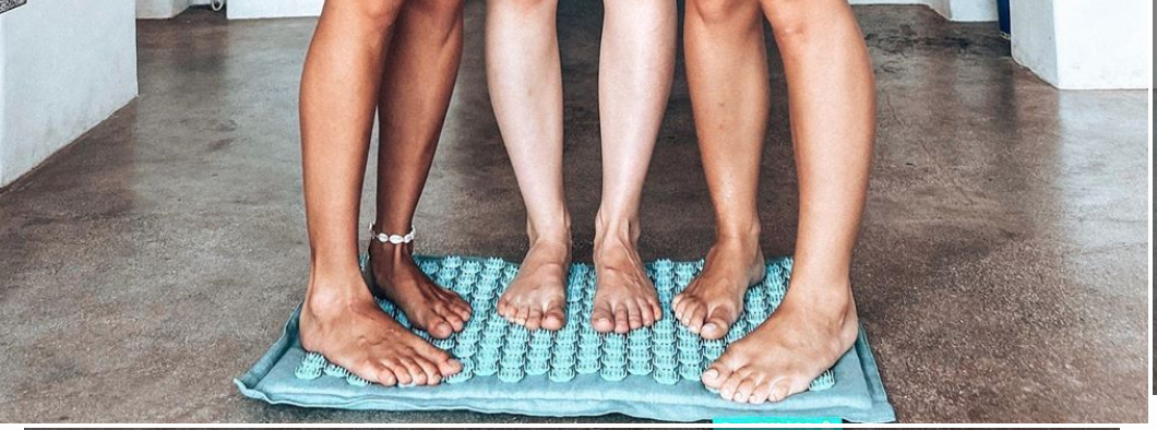 Аппликатор Кузнецова, пранамат, аппликатор Ляпко - подойдет все :)