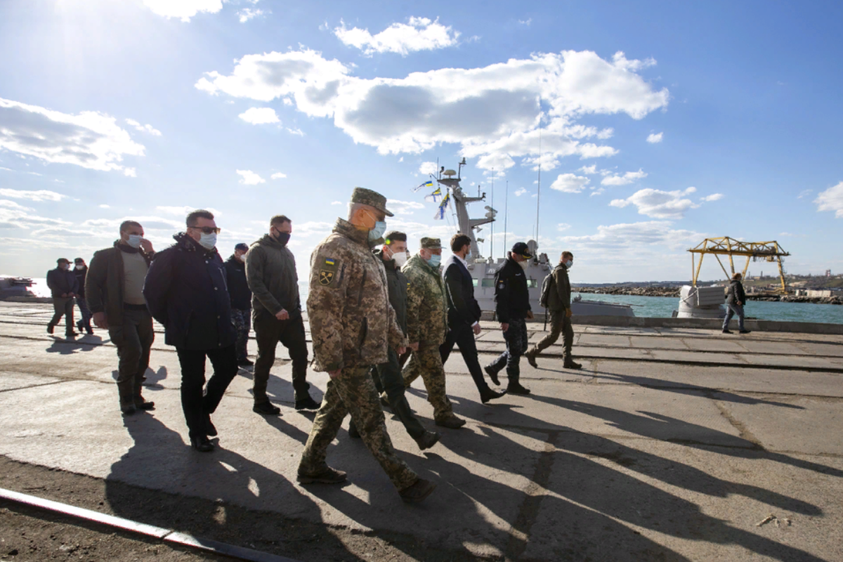 Азовский военный район. Военно морская база Восток Бердянск. Военная база в Бердянске. База ВМФ Украины на Азовском море. База ВМФ В Азовском море.