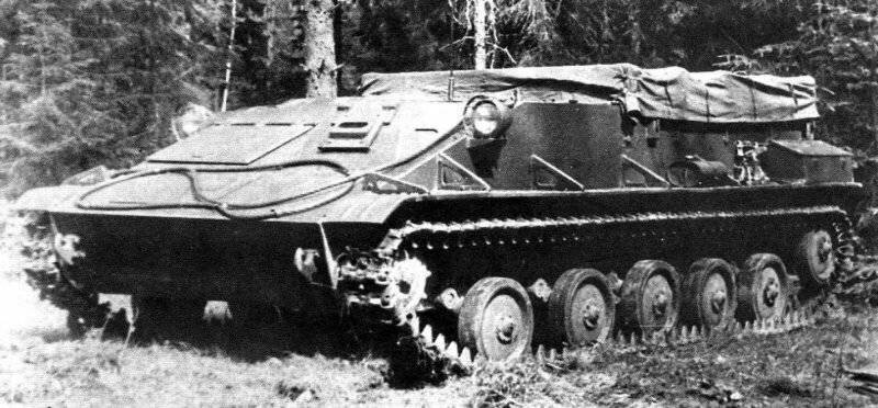 Бронетранспортер К-75 в первоначальной конфигурации. Над десантным отделением установлен тент
