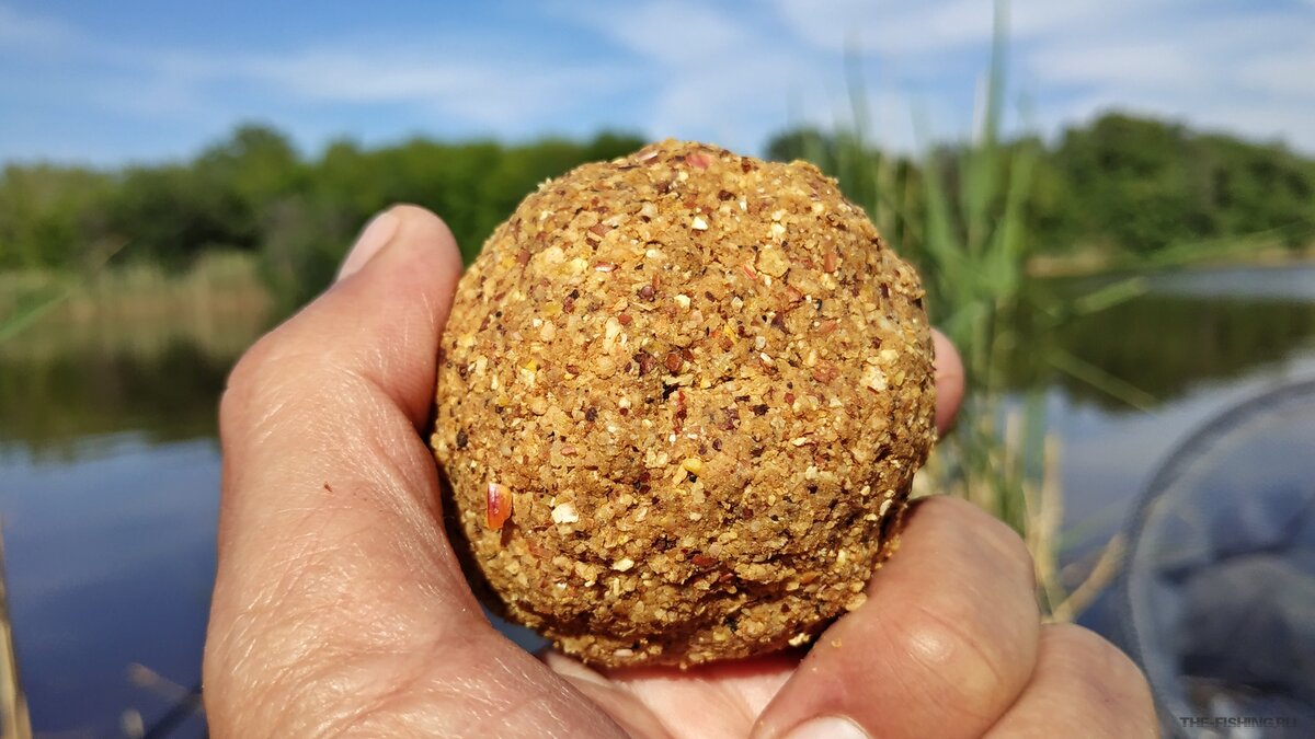 Прикормка, включающая и мелкую, и крупную фракцию