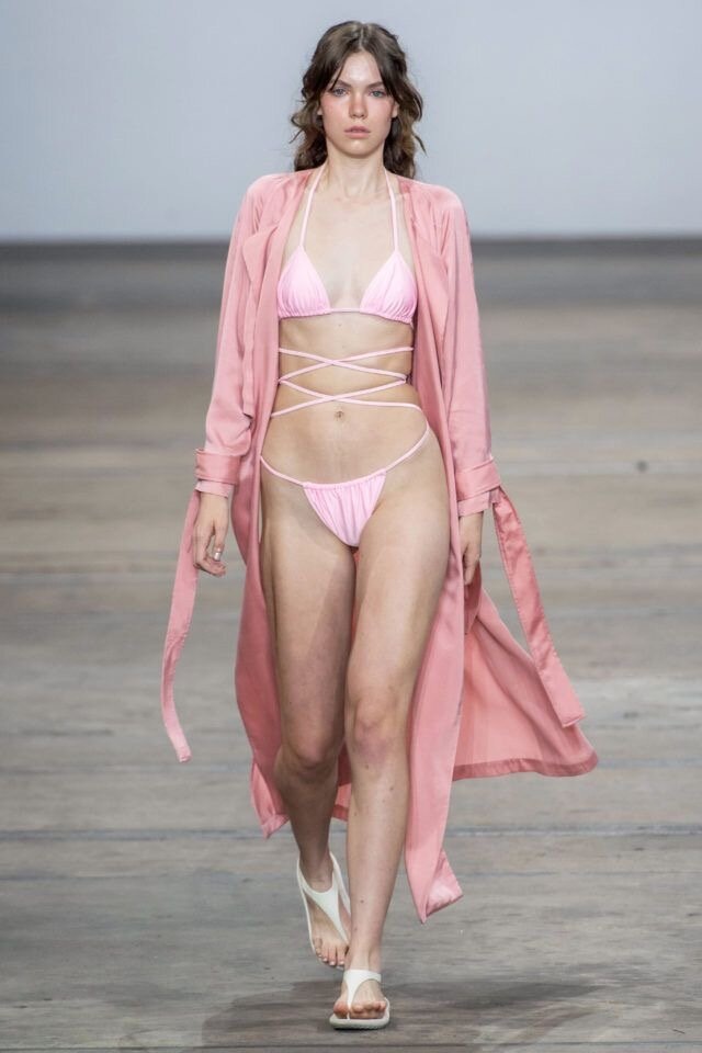 Vogue Russia https://pin.it/HGu7At3