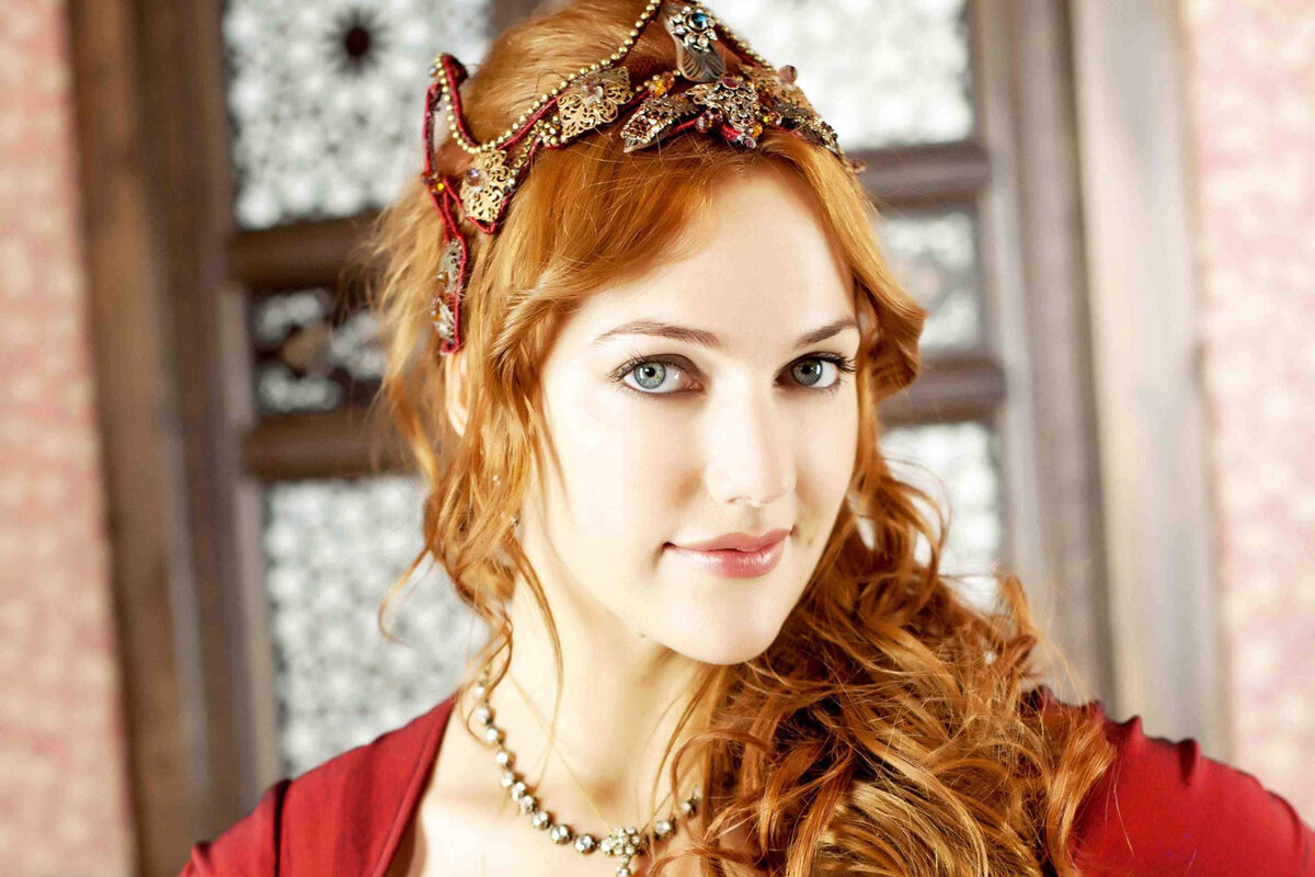 Колыбельная роксоланы. Песни хюррем из великолепного. Песни хюррем из великолепного. Песни хюррем из великолепного. Хюррем поет.