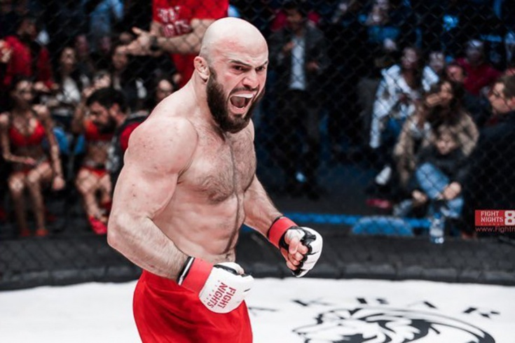 https://www.championat.com/boxing/article-4089367-jarkaja-pobeda-magomeda-ismailova-nad-opytnym-brazilskim-bojcom-video.html