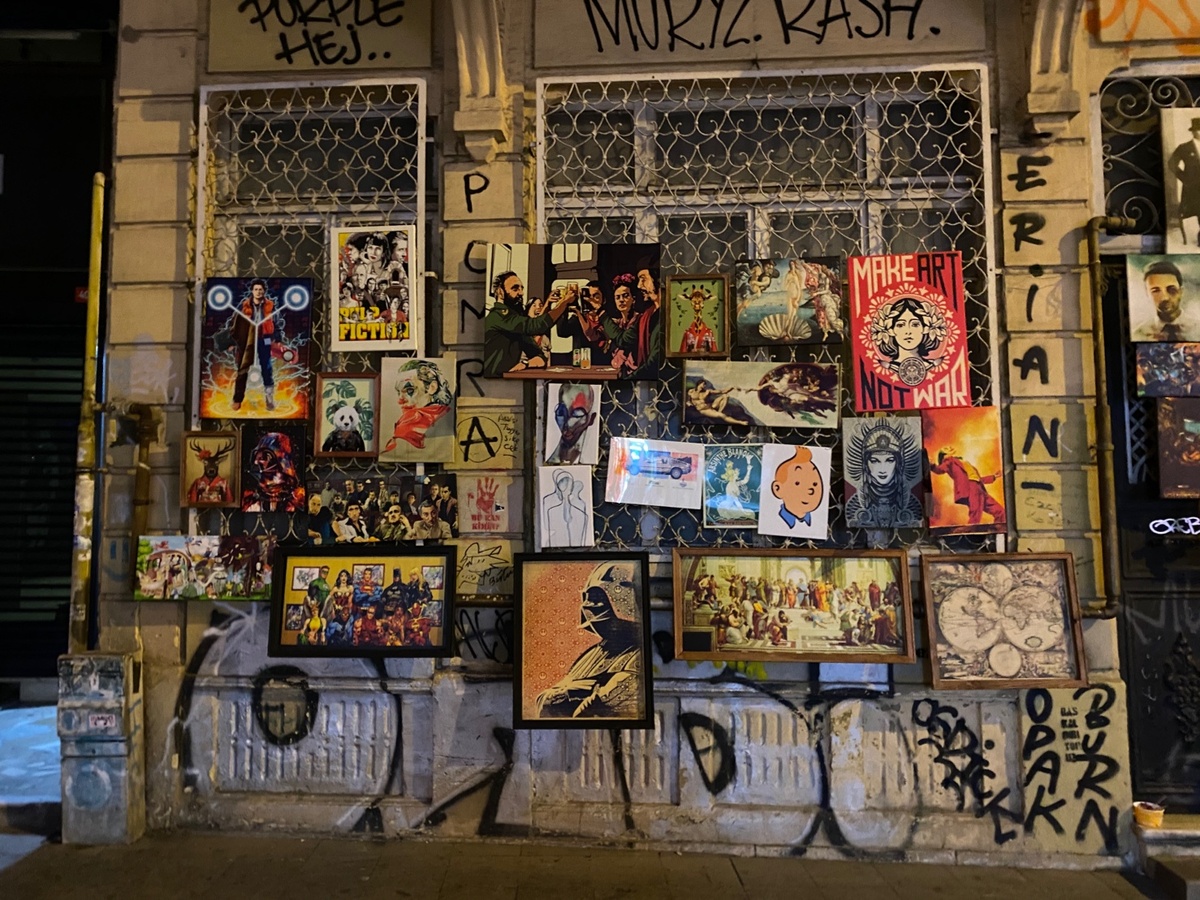 Это фото из Стамбула, как спойлер, что мы затронем особенности жизни в Турции