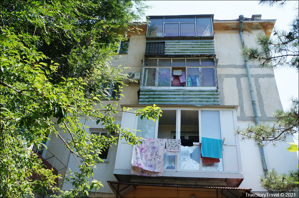 Типичная многоэтажка в Крыму