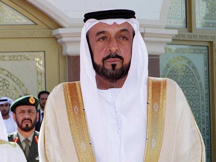 Президент ОАЭ и эмир Абу-Даби, шейх Халифа только в собственном своем распоряжении имеет 18 млрд. американских долларов. На самом деле его семейное богатство раз в 10 больше.

