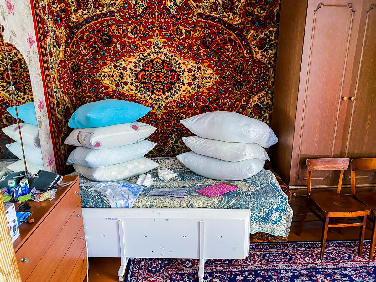 Путешествуя по Рязанской области, заехали мы в одну глухую деревеньку и там встретили местную жительницу - бабульку.-12