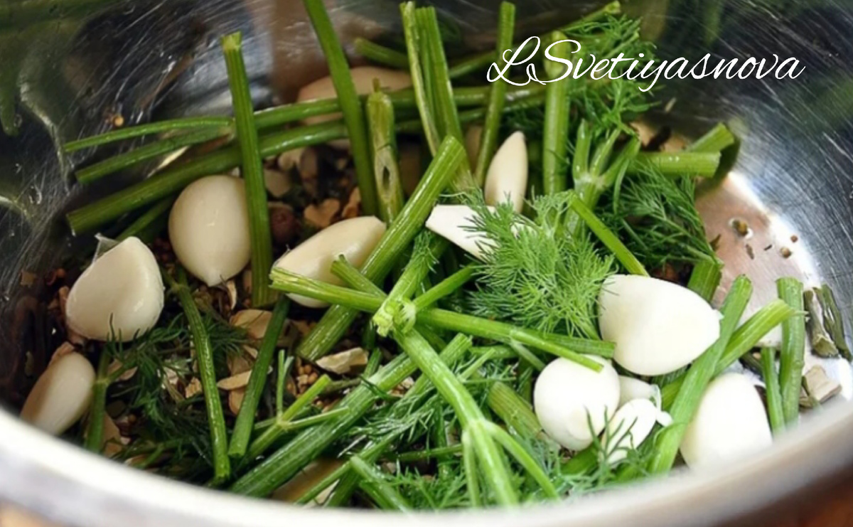 С картошкой и под шашлычок, просто ум можно отьесть 😊какая вкуснятина! А аромат мммм..