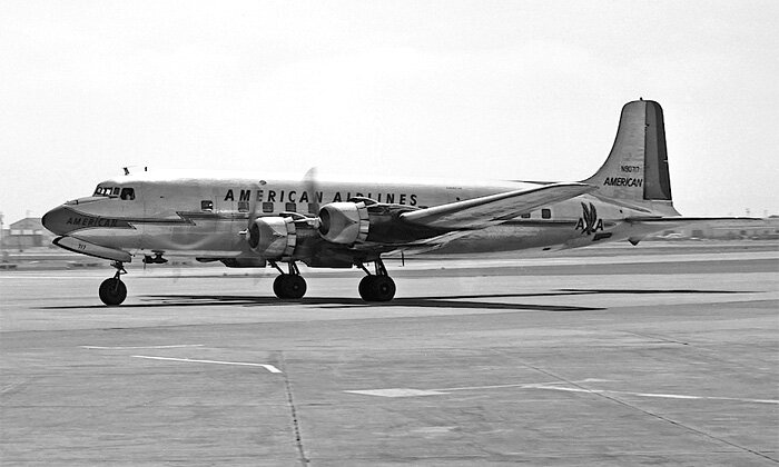 Послевоенный авиалайнер Дуглас ДС-6 Американских авиалиний