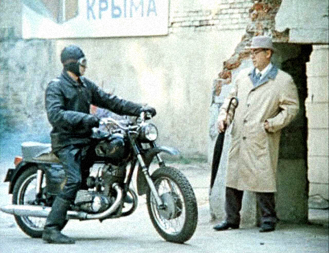 В галерее – кадры из советской комедии «Покровские ворота»