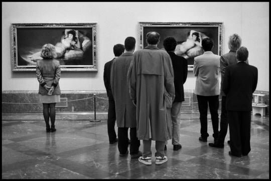 © Elliott Erwitt - Prado Museum. Madrid. Spain, 1995 ( Фото из свободного доступа )