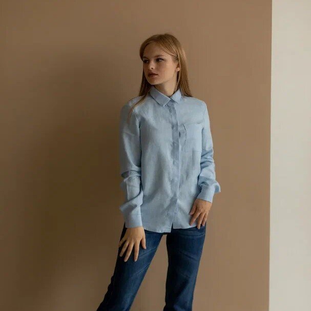 На фото изделия российского бренда льняной одежды Molinialife