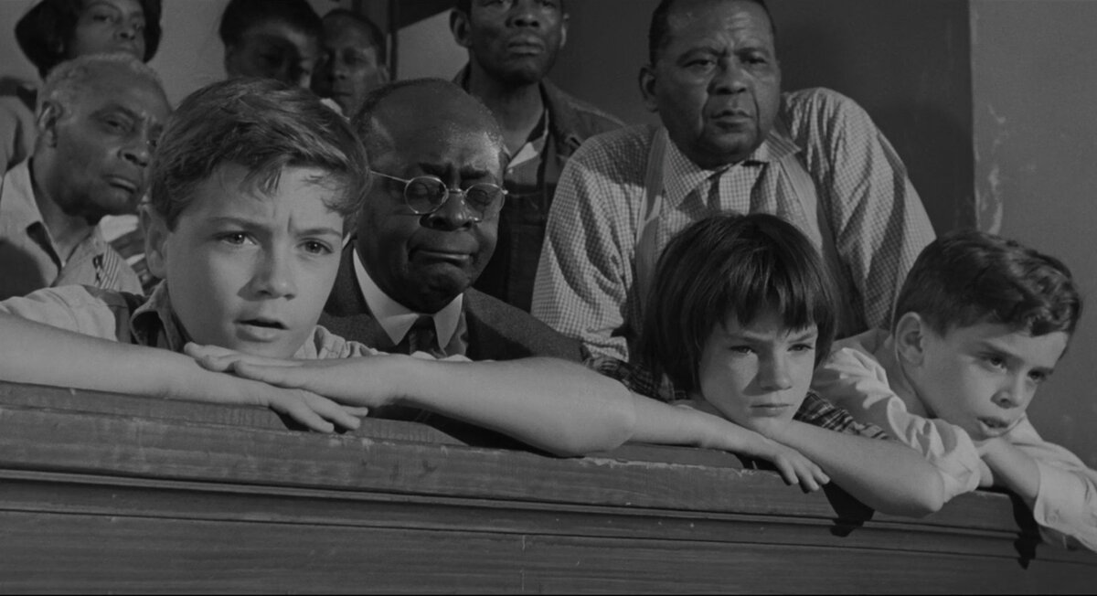 Кадр из фильма "Убить пересмешника" (1962)